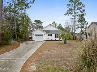 216 Cedar Rd, Southport, NC 28461