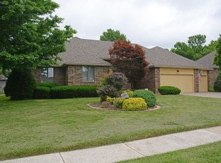 1971 E Lakewood St, Springfield, MO 65804