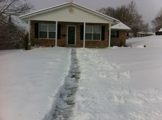1208 N 3rd St, De Soto, MO 63020