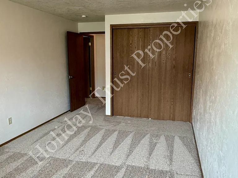 3626B Lorne St SE — Photo 11