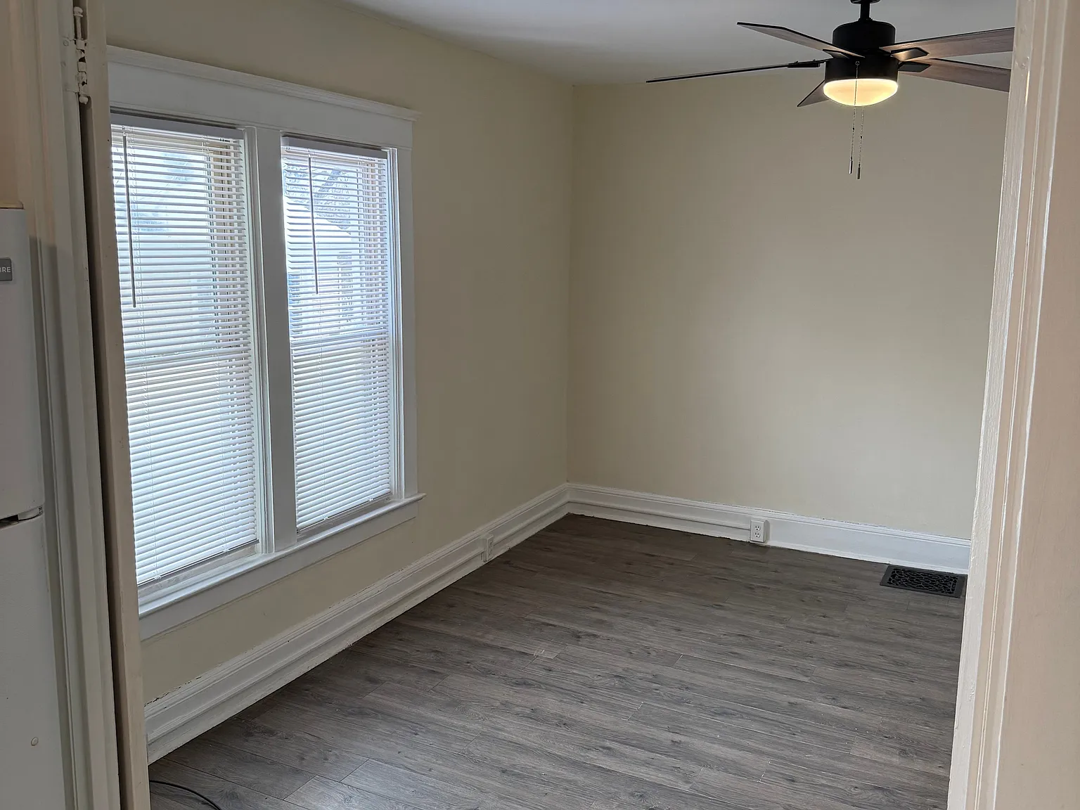 Studio, 400 sqft, $875 — Photo 4