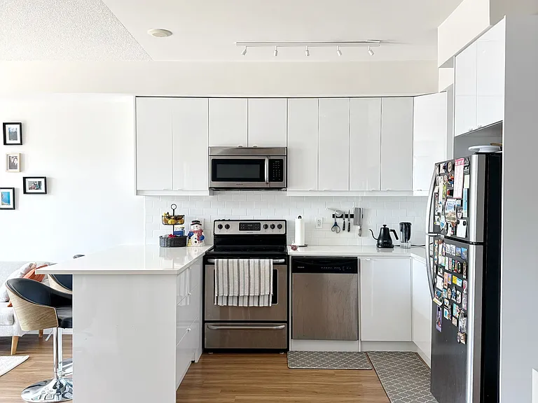 365 Prince Of Wales Dr #1203 — Photo 2