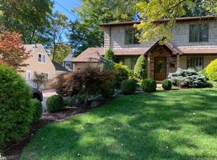 19 Deerfield Rd, Livingston, NJ 07039