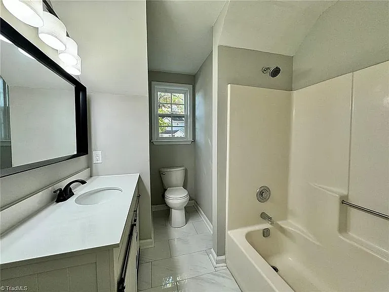 4019 Sherry Ct — Photo 35