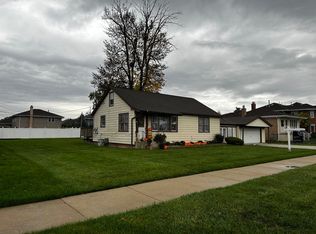 7726 Rutherford Ave, Burbank, IL 60459