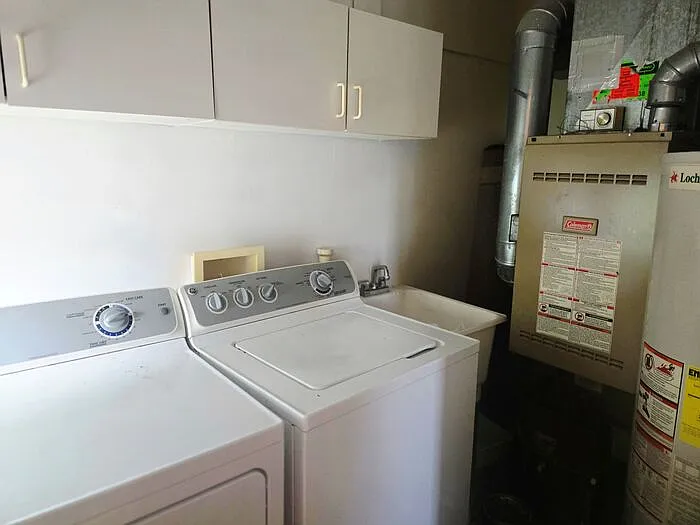 1037 Birchwood Ave — Photo 9
