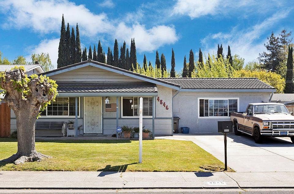 1st image of 4846 E Eastview Dr