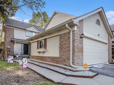 6893 Pebble Park Cir #103, West Bloomfield, MI, 48322