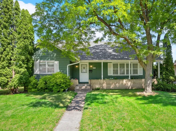 516 5th Ave NE, Osseo, MN 55369