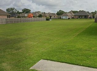 111 Snapping Ln, Lafayette, LA 70518