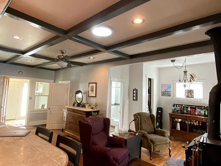 234 S Johnson Ave — Photo 16
