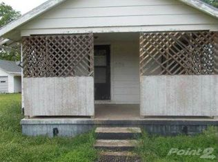 708 E 3rd Ave, Winfield, KS 67156
