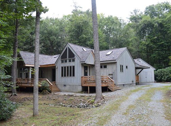 2nd image of 150 Old Hickory Ln