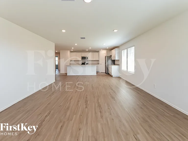 24215 Becker Hollow Ln — Photo 2