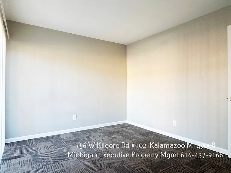 756 W Kilgore Rd #102 — Photo 3