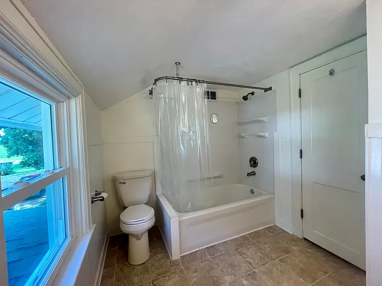 Full Bathroom off of upstairs hallway