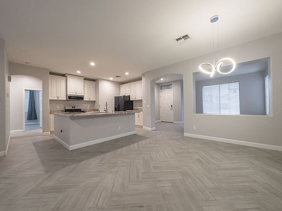 5th image of 10310 W Pioneer St