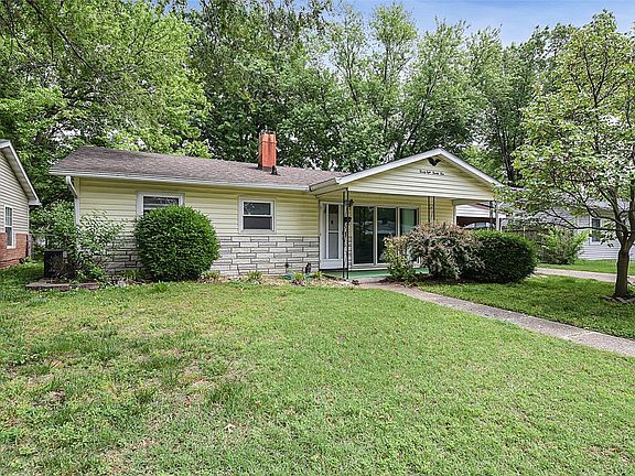 2nd image of 2824 Forest Ave