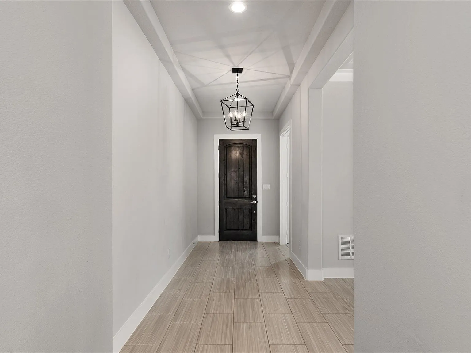 4 bed, 3521 sqft, $3,995 — Photo 3