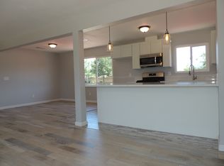 621 E Kamm Ave, Dinuba, CA 93618