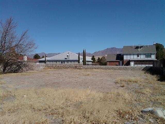2nd image of 5644 Navarie Pl