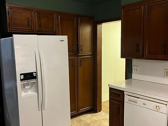 4th image of 36 Cortland St
