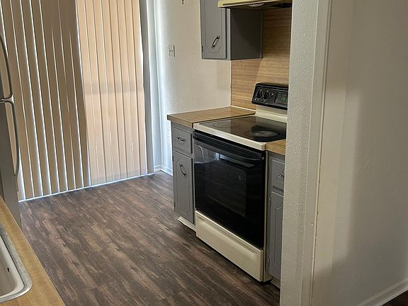 5th image of 1125 Wales Dr APT A