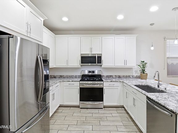 4th image of 2544 W HIDALGO Avenue
