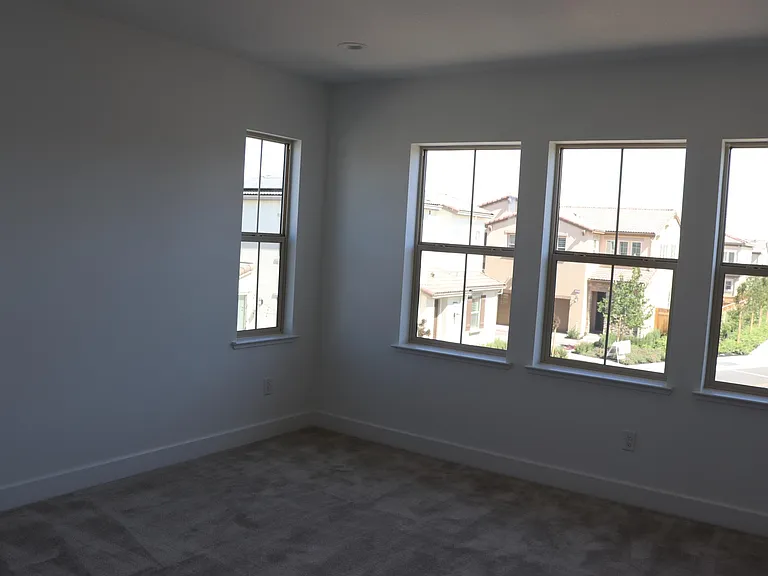 1260 S Hollyhock Dr — Photo 6