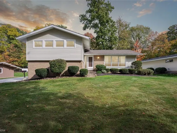 294 Greenbriar Dr, Aurora, OH 44202