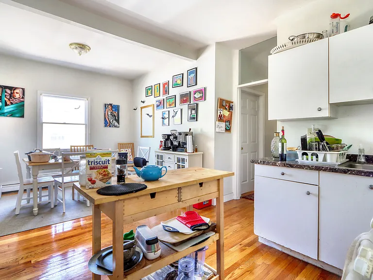166 Raymond St #166 — Photo 7