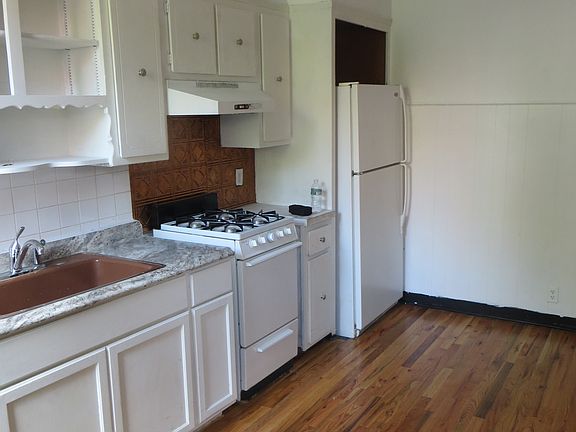 2nd image of 415A E 17th St #1