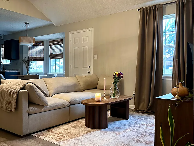 Grass Meadows Ct — Photo 2