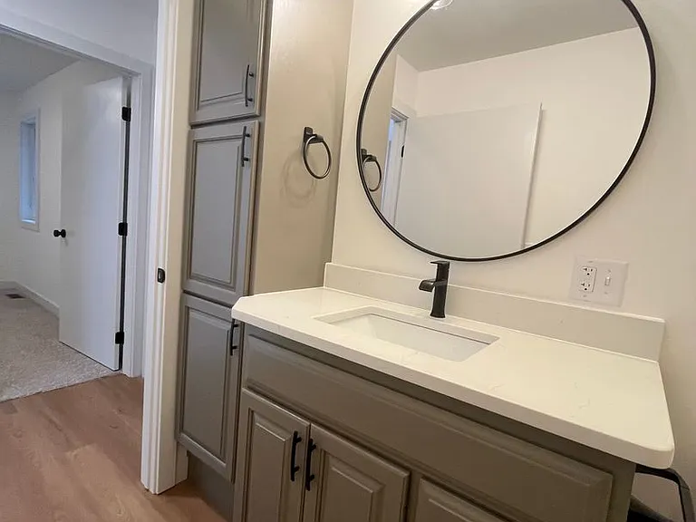 2504 E Augusta St — Photo 23