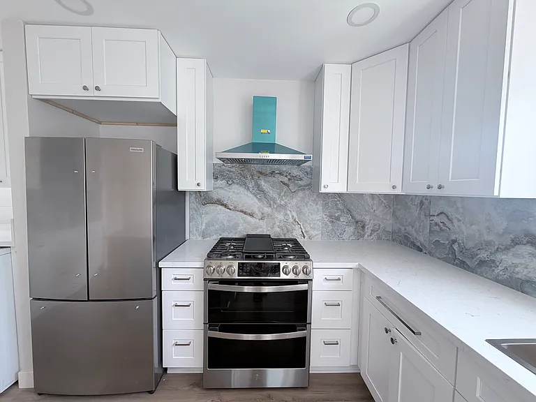 4945 Brighton Ave — Photo 2