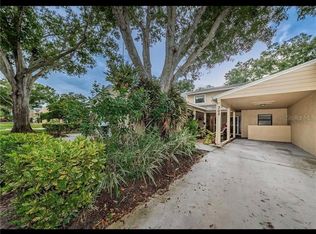 305 Somerset Ln, Palm Harbor, FL 34684