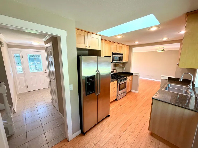 16915 NE 22nd Pl — Photo 6