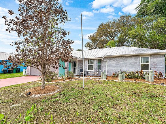 4th image of 2114 SE Midtown Road