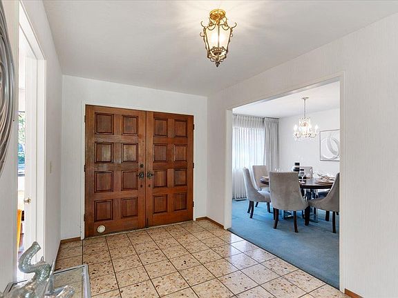 2nd image of 702 More Ave