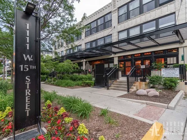 1111 W 15th St Unit 409, Chicago, IL 60608