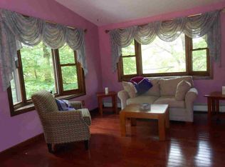 33 Shaker Ln, Hyde Park, NY 12538