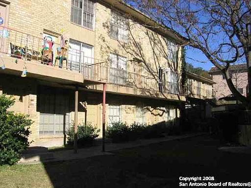 1st image of 6611 SOUTHPOINT DR #126b