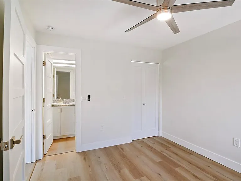 150 Marina Del Rey Ct — Photo 10