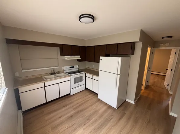 171 Valley Vista Dr APT D, Lowell, MI 49331