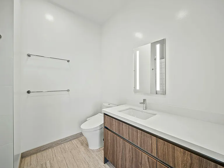 1515 Liona St #4418 — Photo 16