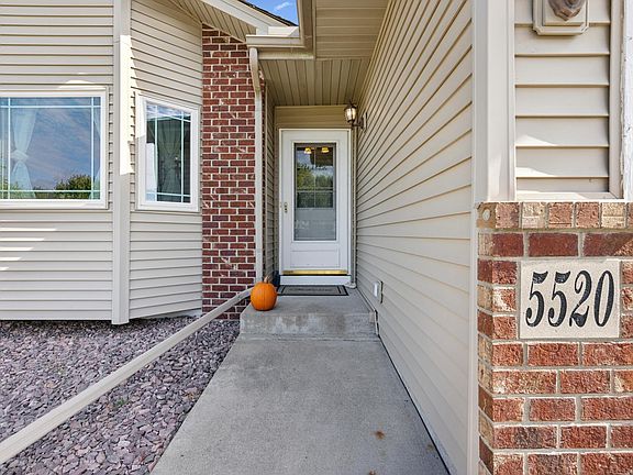 3rd image of 5520 Kahler Dr NE