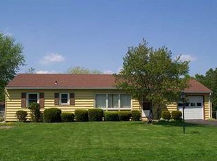 60 Scholfield Rd W, Rochester, NY 14617