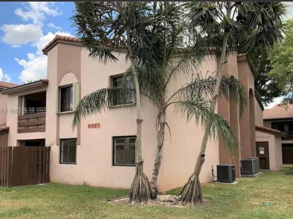 8977 SW 123rd Ct APT 107, Miami, FL 33186