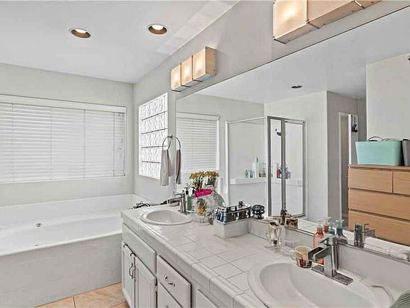 Masterbed room sink, and bathtub