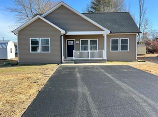 27 Otter Ln, Montross, VA 22520